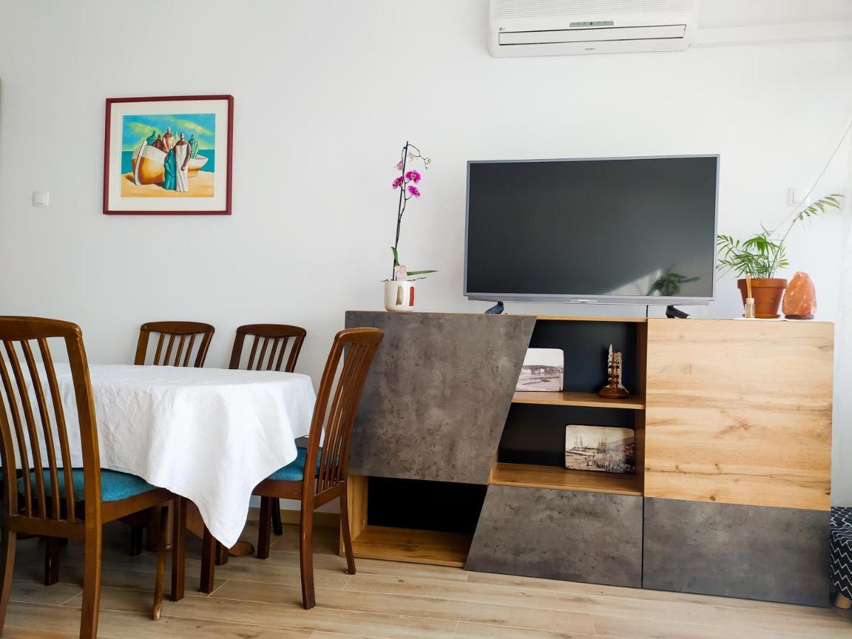 Novouredeni Stan S Balkonom I Pogledom Na More Senj  Ngoại thất bức ảnh