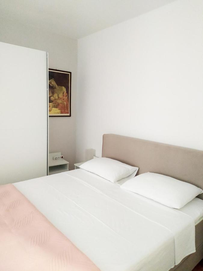 Novouredeni Stan S Balkonom I Pogledom Na More Senj  Ngoại thất bức ảnh