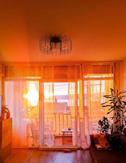 Novouredeni Stan S Balkonom I Pogledom Na More Senj  Ngoại thất bức ảnh