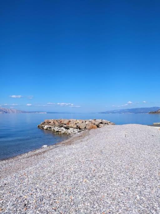 Novouredeni Stan S Balkonom I Pogledom Na More Senj  Ngoại thất bức ảnh